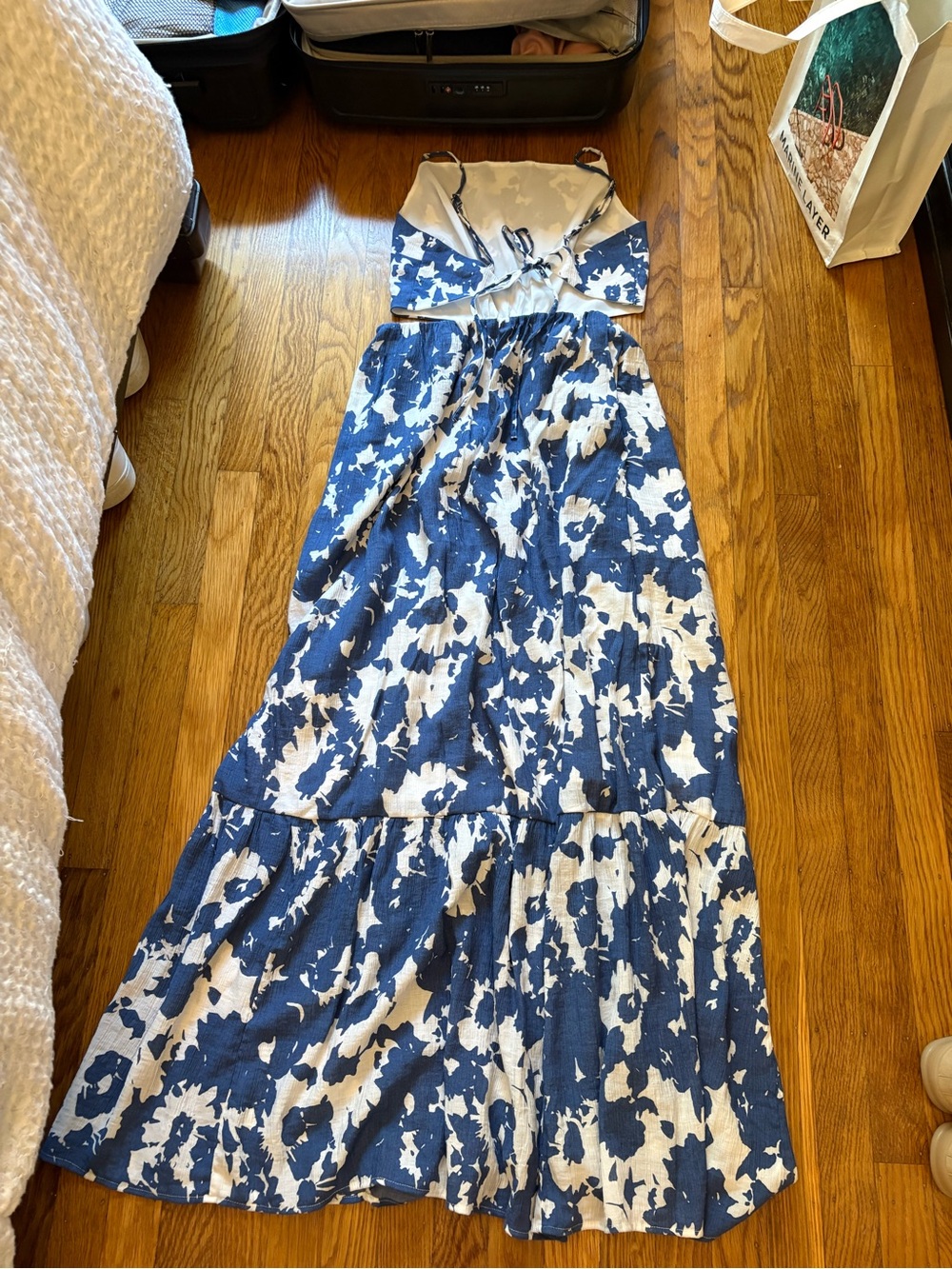 Abercrombie & Fitch Blue and White Floral Cutout Maxi Dress - Picture 6 of 7